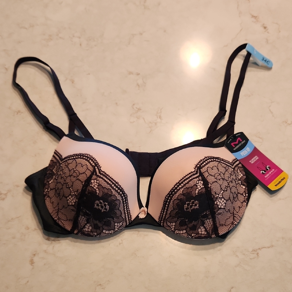 NEW- Maidenform Underwire, Love The Lift Smoothing Lace Demi, Push-up Bra
